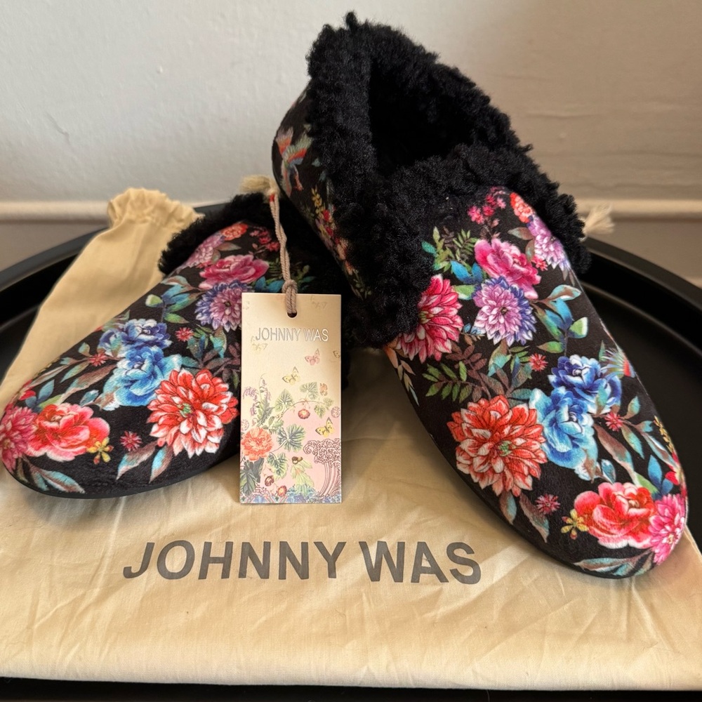 Johnny Was Dreamer Slippers NWT MSRP $168